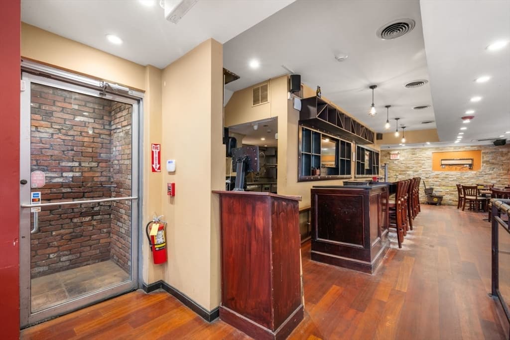 Business Opportunity at 76 Salem Street, Boston MA 02113, Boston, photo 2 of 42