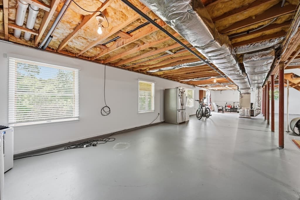 Single Family Residence at 29 Water View Circle, Barnstable MA 02632, photo 24 of 29