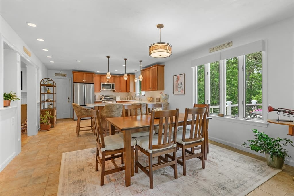 Single Family Residence at 29 Water View Circle, Barnstable MA 02632, photo 10 of 29