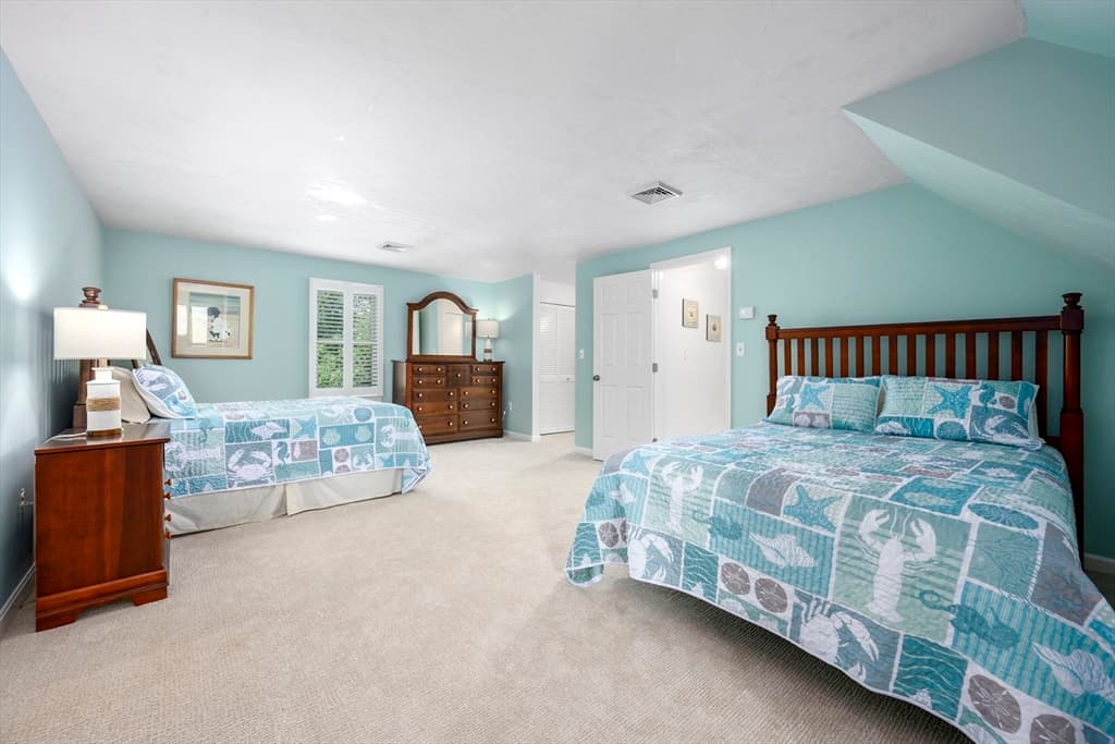 Single Family Residence at 29 Water View Circle, Barnstable MA 02632, photo 18 of 29
