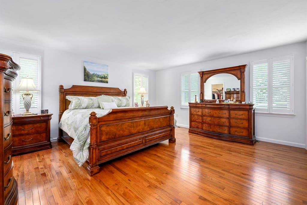 Single Family Residence at 29 Water View Circle, Barnstable MA 02632, photo 15 of 29