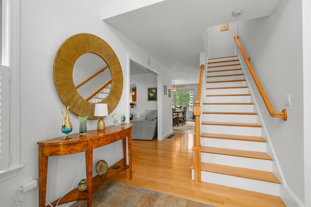 Single Family Residence at 29 Water View Circle, Barnstable MA 02632, photo 4 of 29
