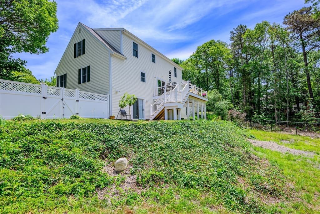 Single Family Residence at 29 Water View Circle, Barnstable MA 02632, photo 25 of 29