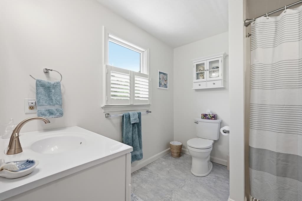 Single Family Residence at 29 Water View Circle, Barnstable MA 02632, photo 21 of 29
