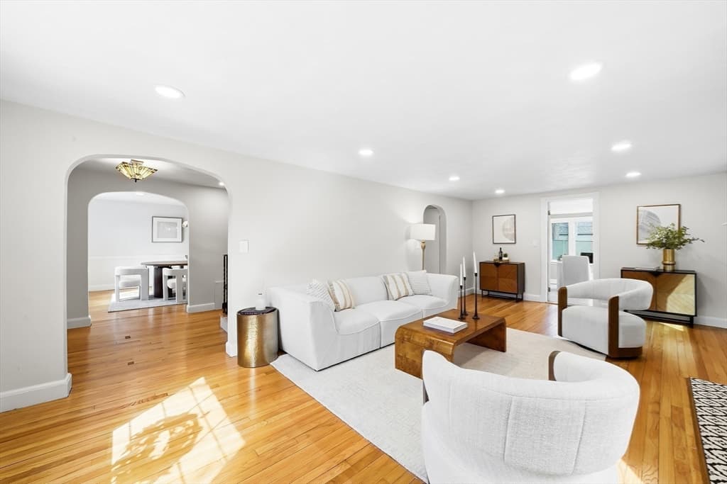 Single Family Residence at 17 Woodhaven Rd, Newton MA 02468, Newton, photo 6 of 41