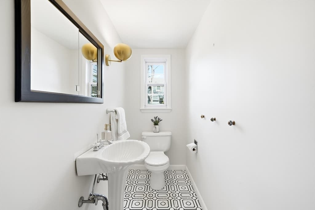 Single Family Residence at 17 Woodhaven Rd, Newton MA 02468, Newton, photo 13 of 41