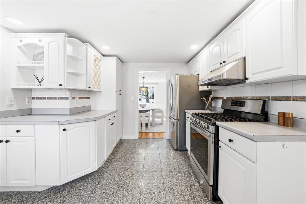 Single Family Residence at 17 Woodhaven Rd, Newton MA 02468, Newton, photo 17 of 41