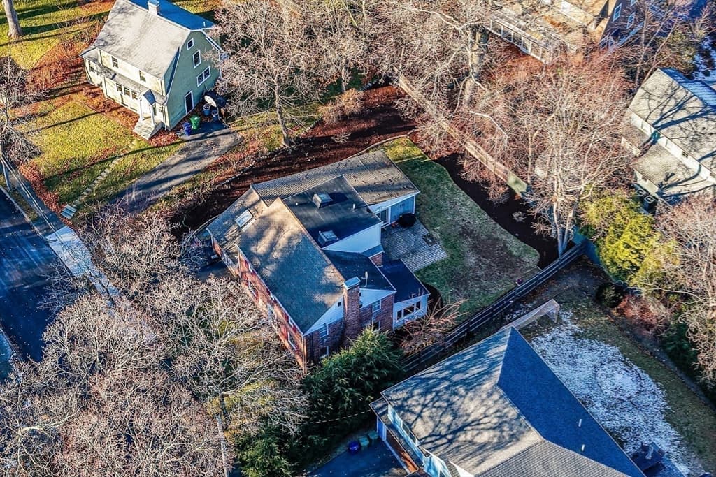 Single Family Residence at 17 Woodhaven Rd, Newton MA 02468, Newton, photo 3 of 41
