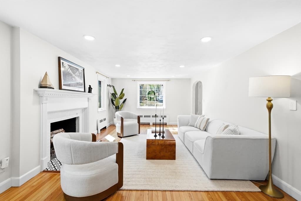 Single Family Residence at 17 Woodhaven Rd, Newton MA 02468, Newton, photo 5 of 41