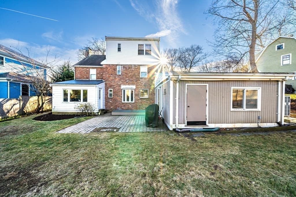 Single Family Residence at 17 Woodhaven Rd, Newton MA 02468, Newton, photo 4 of 41