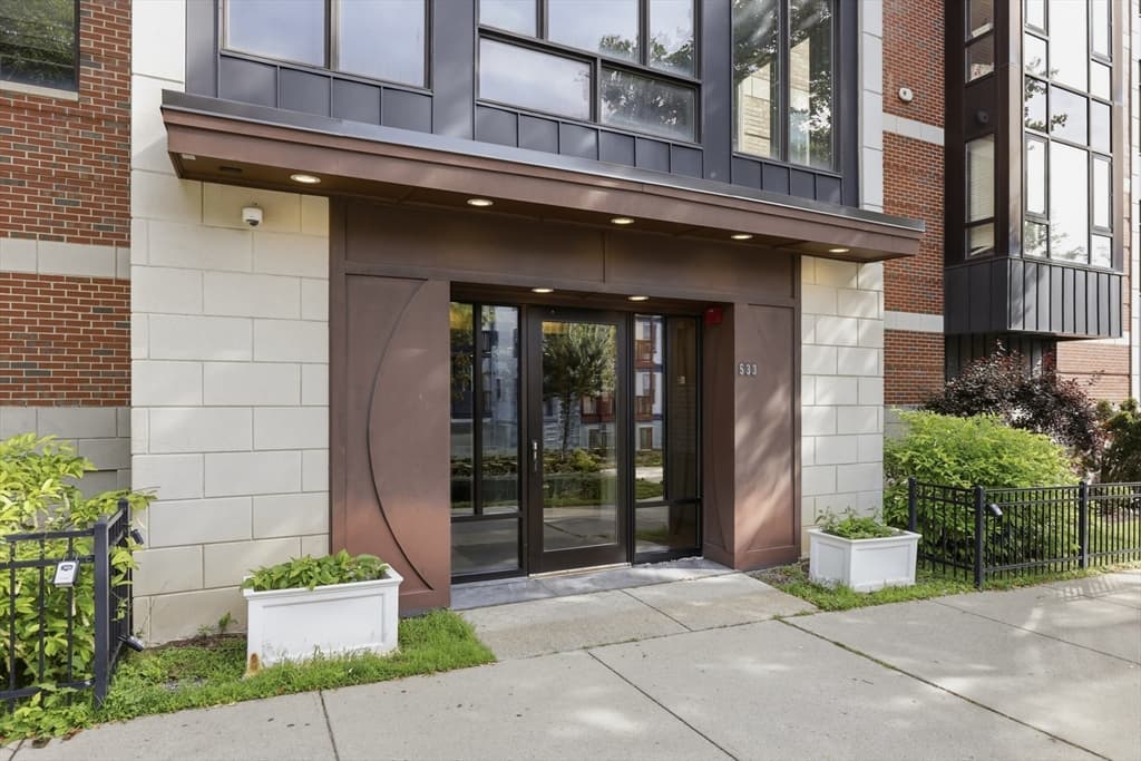 Condominium at 533 Cambridge Street # 306, Boston MA 02134, Boston, photo 2 of 25