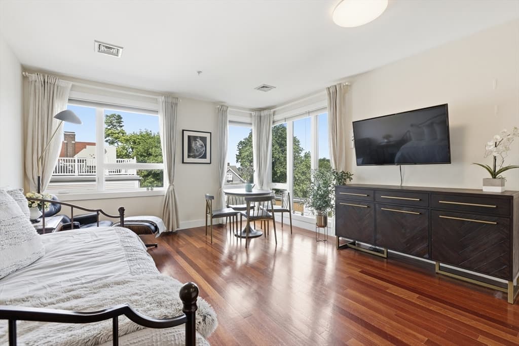 Condominium at 533 Cambridge Street # 306, Boston MA 02134, Boston, photo 5 of 25