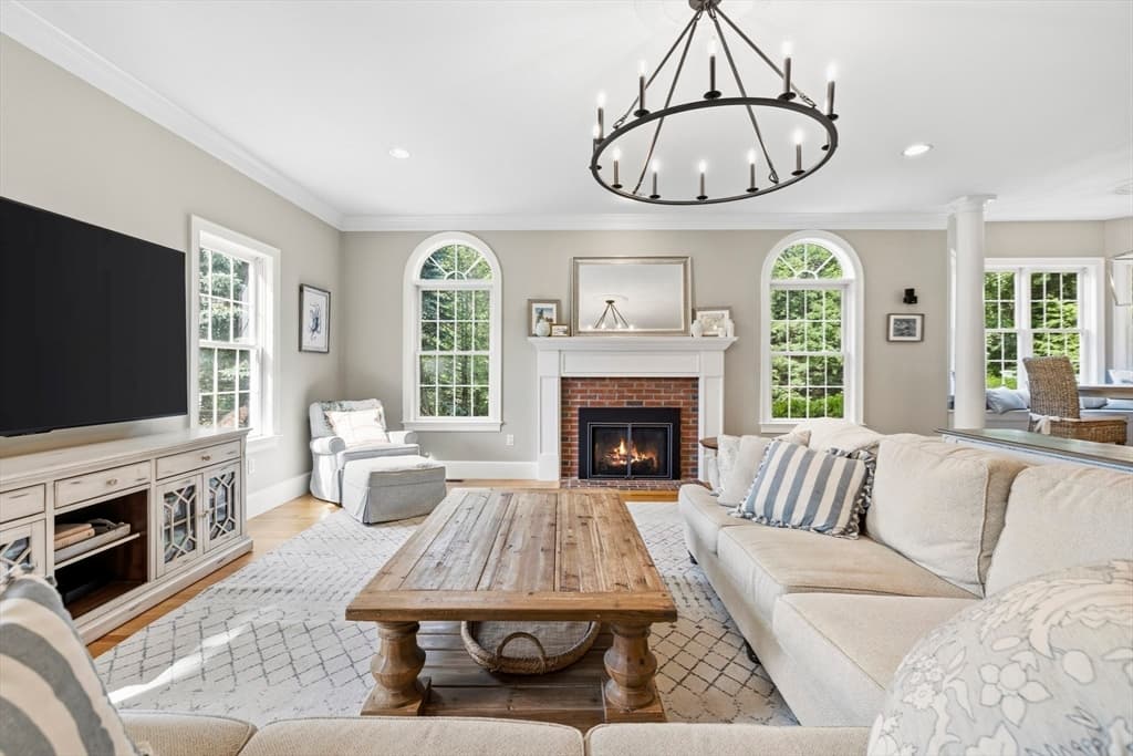Single Family Residence at 11 Tappan Way, Lynnfield MA 01940, Lynnfield, photo 12 of 38