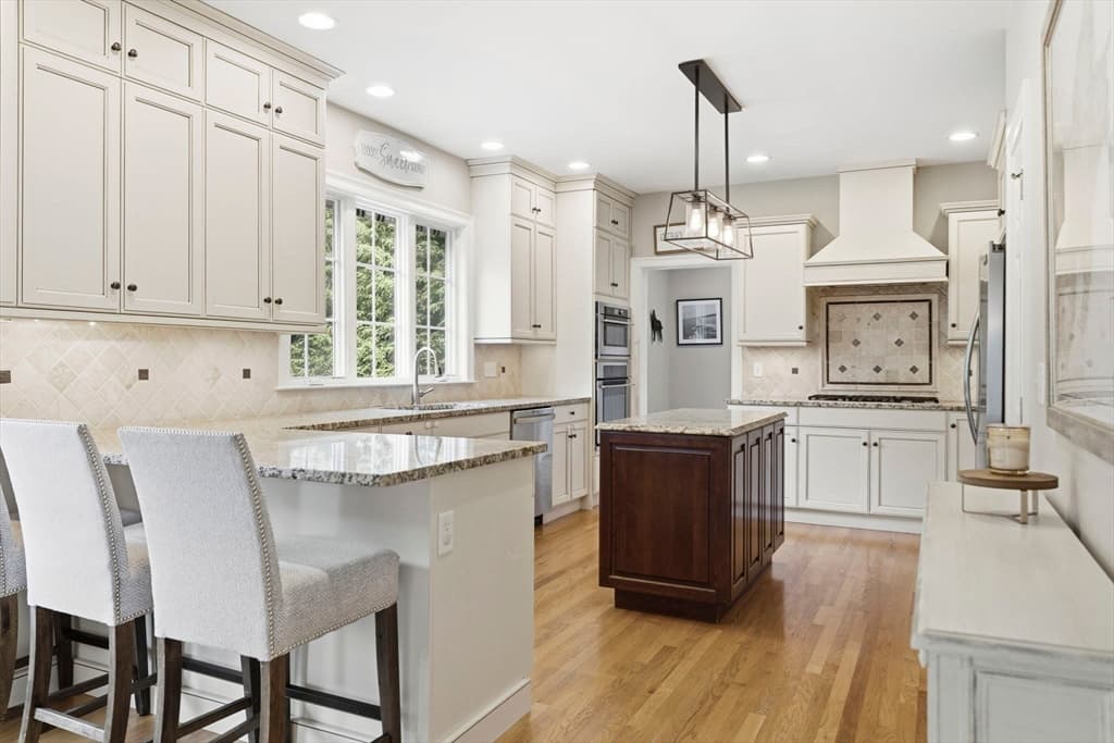 Single Family Residence at 11 Tappan Way, Lynnfield MA 01940, Lynnfield, photo 7 of 38