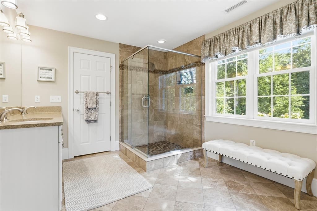 Single Family Residence at 11 Tappan Way, Lynnfield MA 01940, Lynnfield, photo 20 of 38
