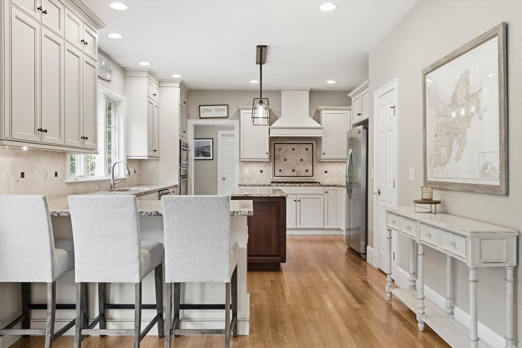 Single Family Residence at 11 Tappan Way, Lynnfield MA 01940, Lynnfield, photo 8 of 38