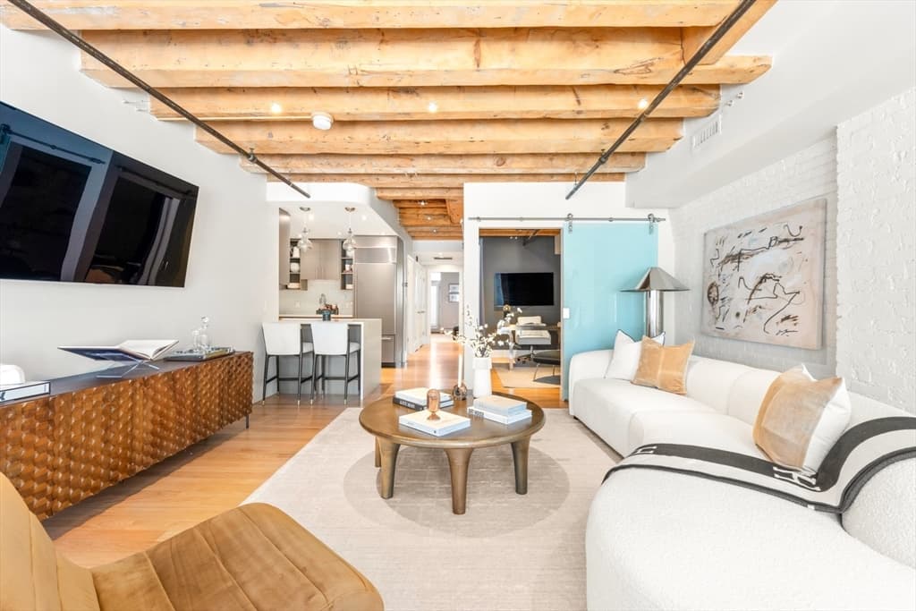 Condominium at 40 Commercial Wharf # 40, Boston MA 02110, Boston, photo 2 of 20