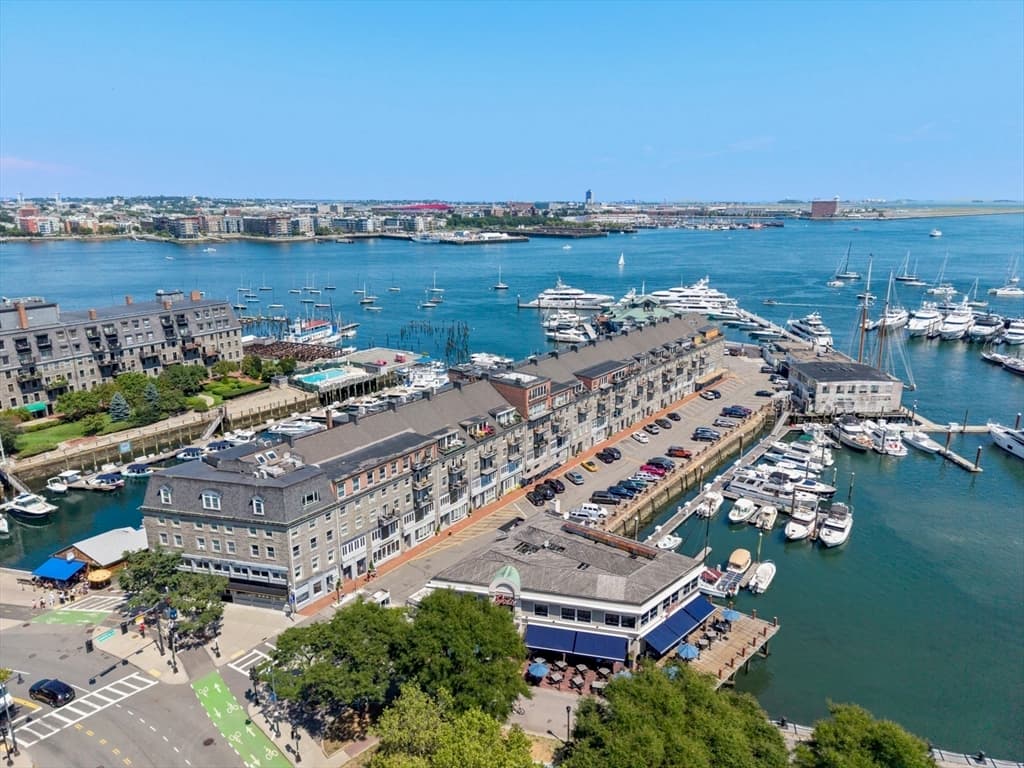 Condominium at 40 Commercial Wharf # 40, Boston MA 02110, Boston, photo 16 of 20