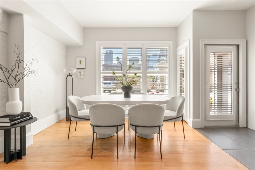 Condominium at 40 Commercial Wharf # 40, Boston MA 02110, Boston, photo 3 of 20