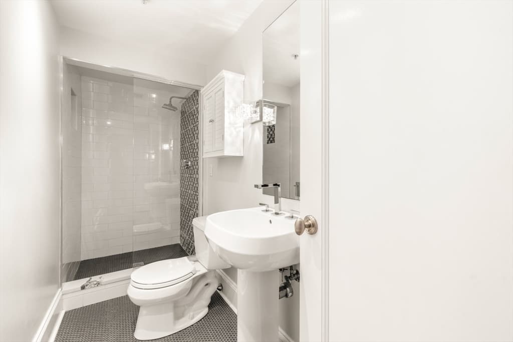 Condominium at 40 Commercial Wharf # 40, Boston MA 02110, Boston, photo 11 of 20