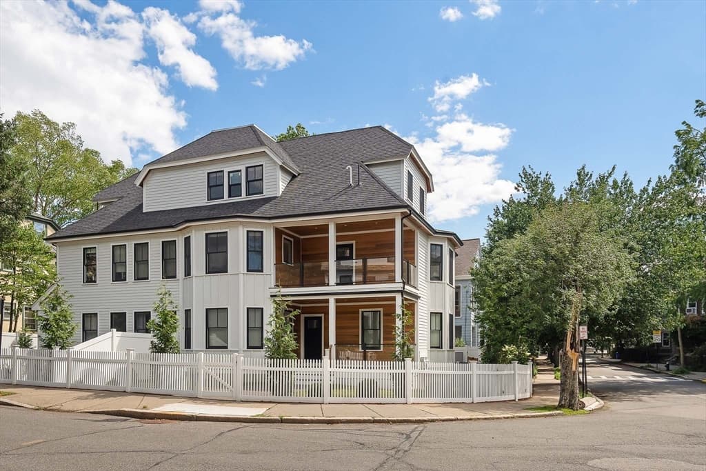 177 Thorndike St # 1, Brookline MA 02446 photo 41