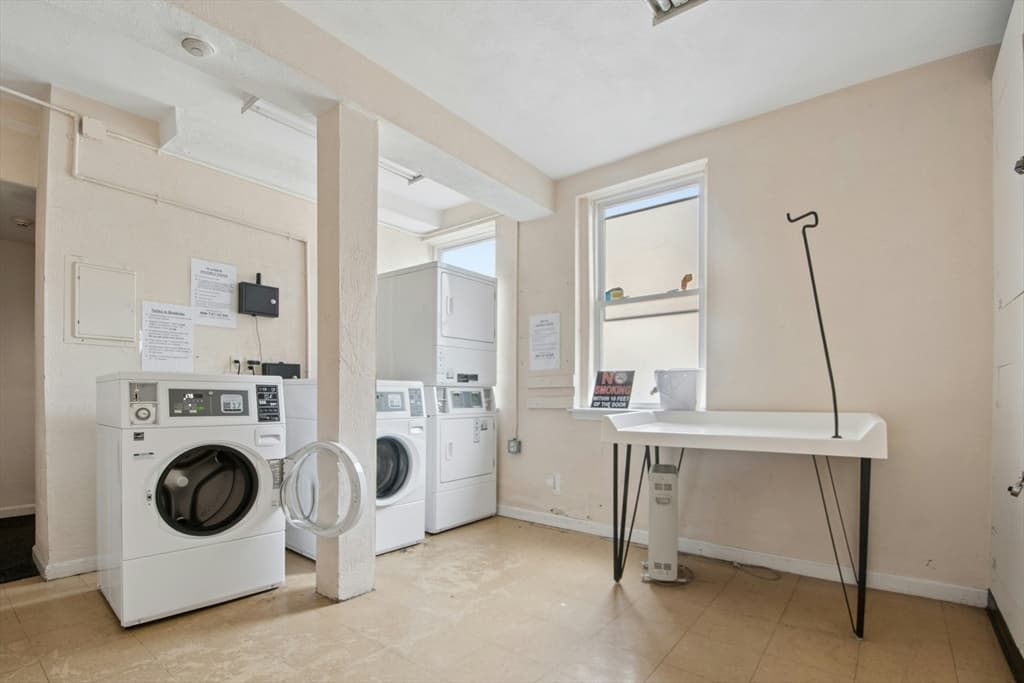 Condominium at 1423 Commonwealth # 503, Boston MA 02135, photo 12 of 15