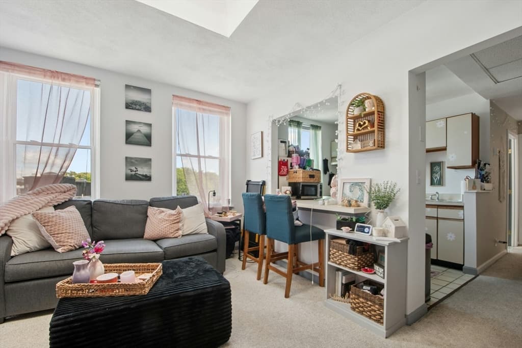 Condominium at 1423 Commonwealth # 503, Boston MA 02135, photo 5 of 15