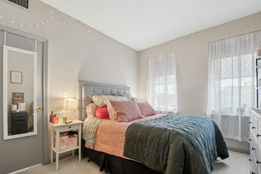 Condominium at 1423 Commonwealth # 503, Boston MA 02135, photo 9 of 15
