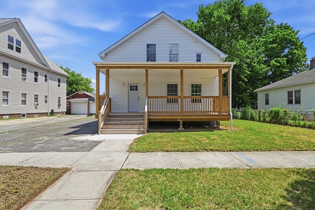 53 Devens St, Springfield MA 01151