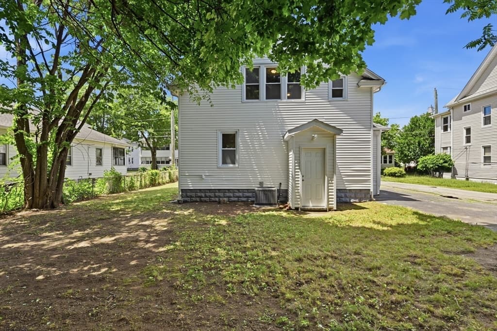 53 Devens St, Springfield MA 01151 photo 39