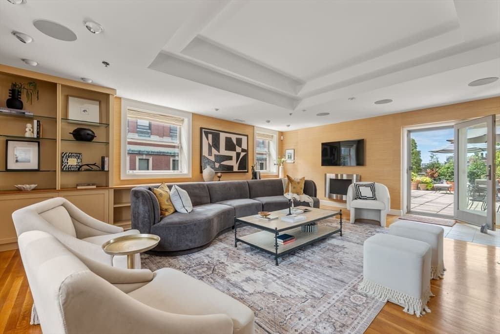 57 E Concord St # 9, Boston MA 02118
