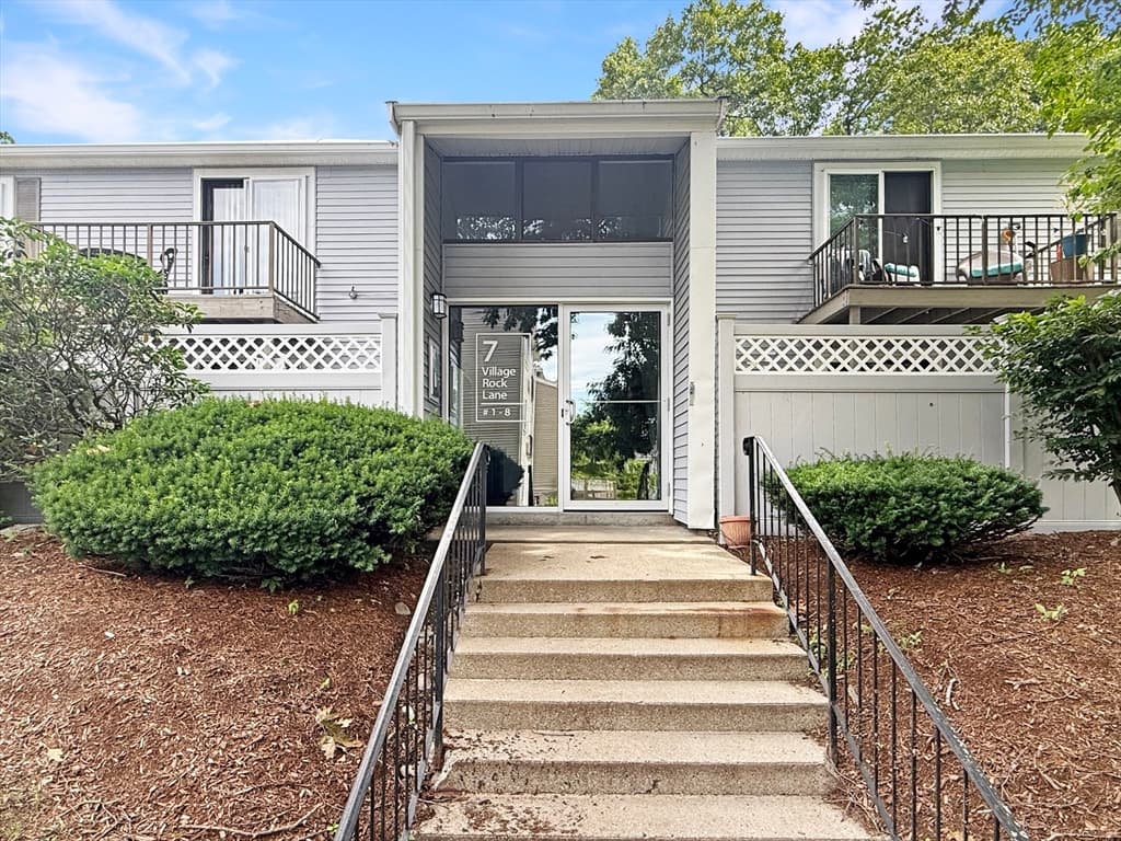 7 Village Rock Ln # 2, Natick MA 01760