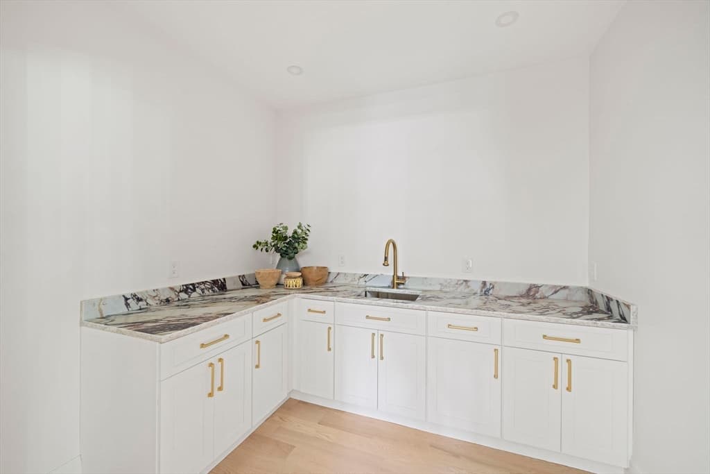 Single Family Residence at 9 Cervelli Farm Dr, Hanover MA 02339, Hanover, photo 12 of 36