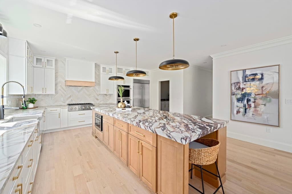 Single Family Residence at 9 Cervelli Farm Dr, Hanover MA 02339, Hanover, photo 9 of 36