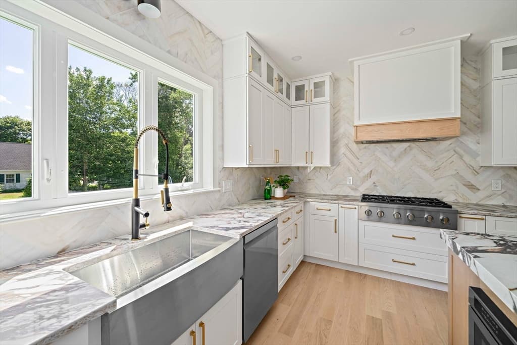 Single Family Residence at 9 Cervelli Farm Dr, Hanover MA 02339, Hanover, photo 10 of 36