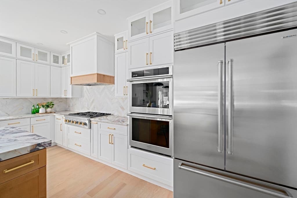 Single Family Residence at 9 Cervelli Farm Dr, Hanover MA 02339, Hanover, photo 11 of 36
