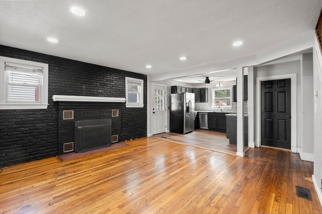 Single Family Residence at 35 Merrimac Ave, Springfield MA 01104, Springfield, photo 9 of 23