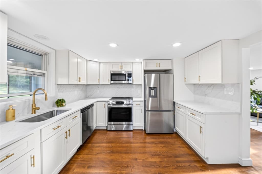 268 Lexington St, Woburn MA 01801 photo 6