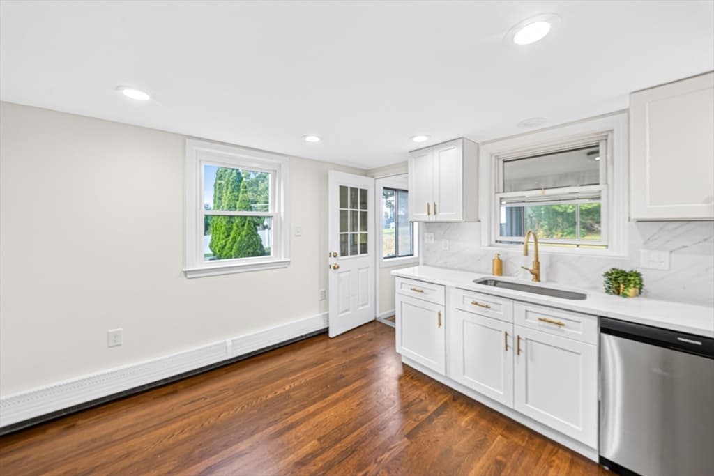 268 Lexington St, Woburn MA 01801 photo 12