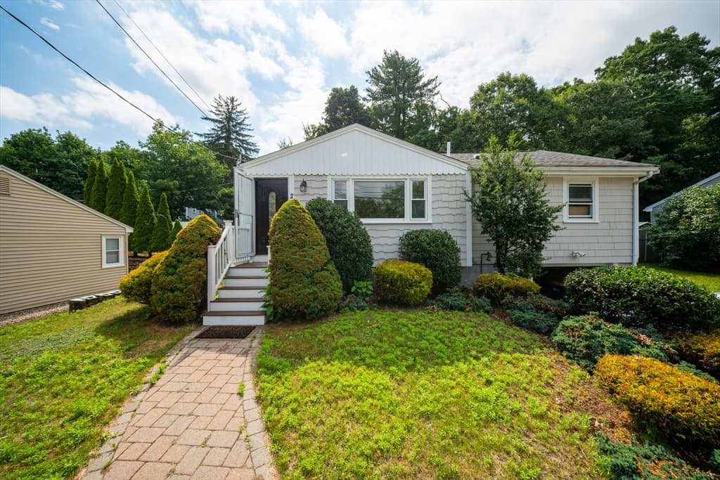 268 Lexington St, Woburn MA 01801