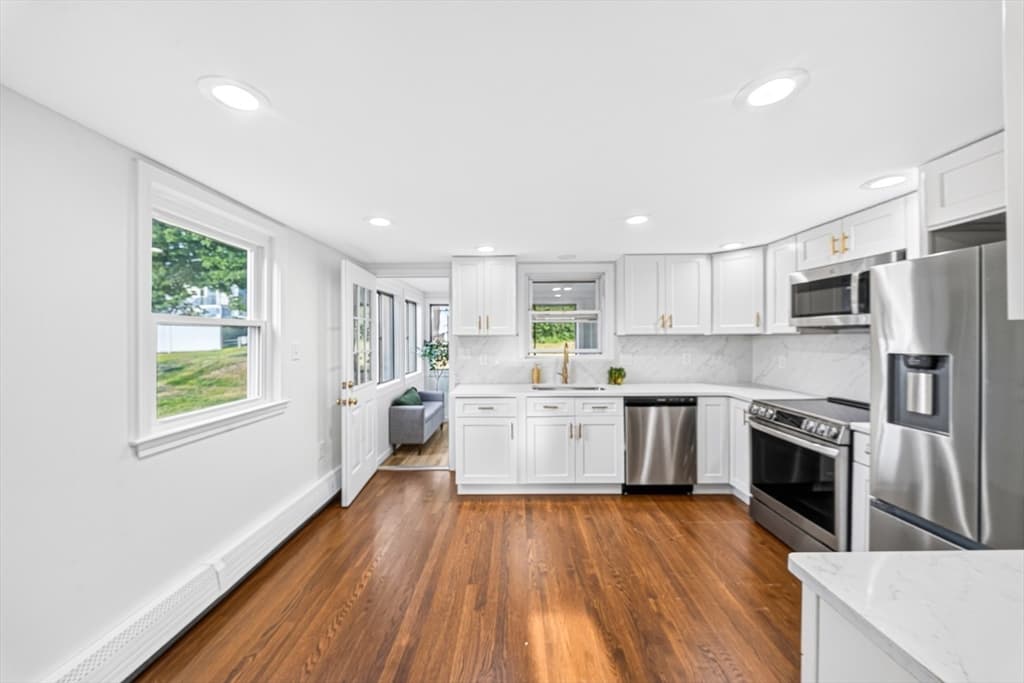 268 Lexington St, Woburn MA 01801 photo 8