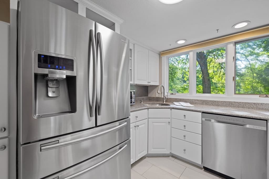 20 Mill Pond # 20, North Andover MA 01845 photo 6