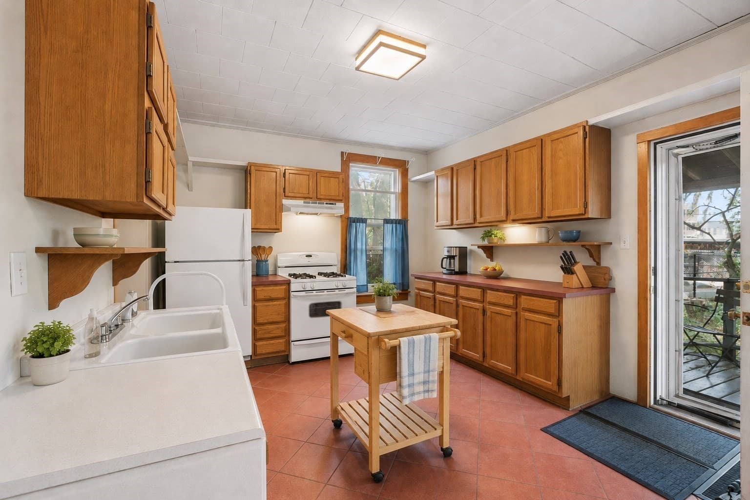 Single Family Residence at 10 Eldridge Pl, Chelsea MA 02150, Chelsea, photo 7 of 20