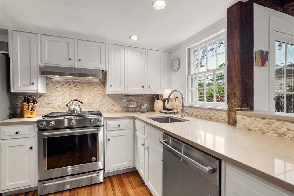 Condominium at 558 Commercial St # A, Provincetown MA 02657, Provincetown, photo 17 of 28