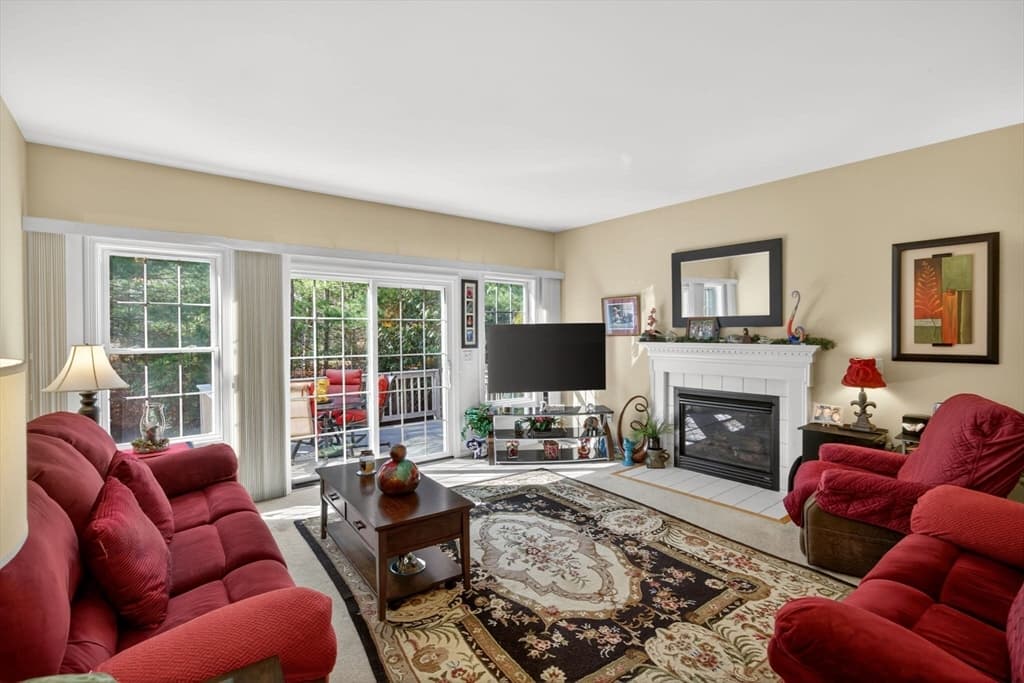 Single Family Residence at 7 Madison Reach, Plymouth MA 02360, photo 11 of 41