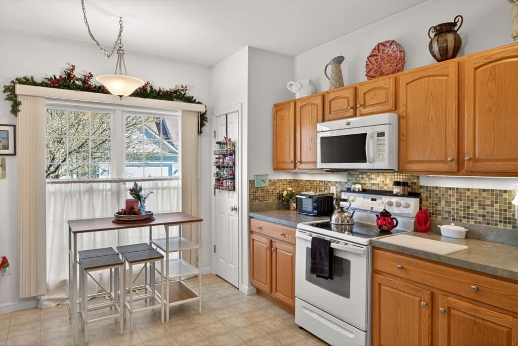 Single Family Residence at 7 Madison Reach, Plymouth MA 02360, photo 21 of 41