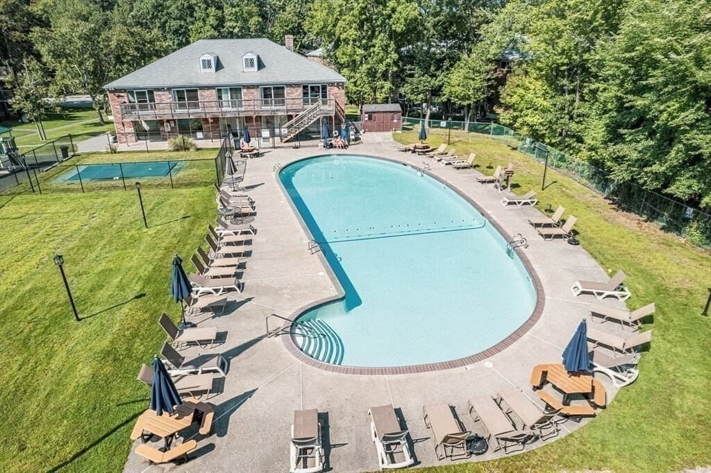 Condominium at 85 Farrwood Avenue # 4, North Andover MA 01845, North Andover, photo 10 of 16