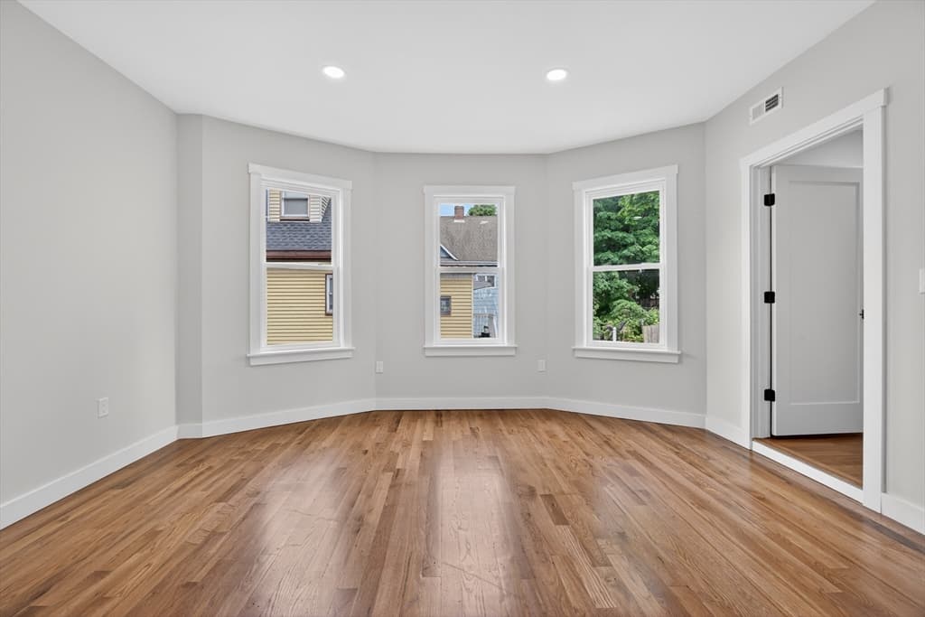 Condominium at 21 Hutchinson Street # B, Winthrop MA 02152, Winthrop, photo 17 of 32