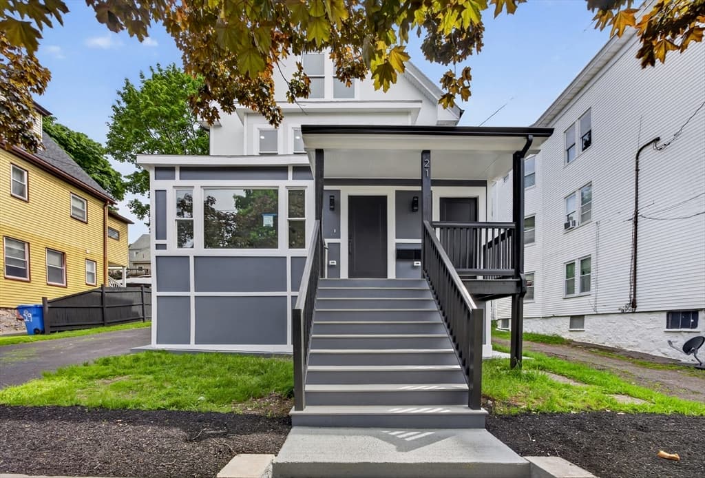 21 Hutchinson Street # B, Winthrop MA 02152