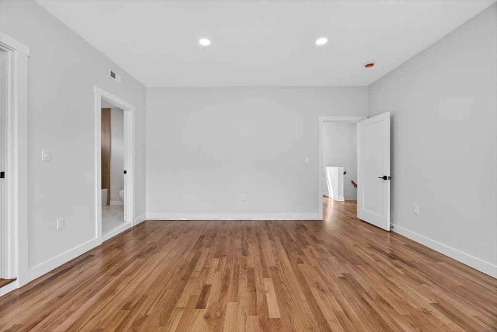 Condominium at 21 Hutchinson Street # B, Winthrop MA 02152, Winthrop, photo 14 of 32
